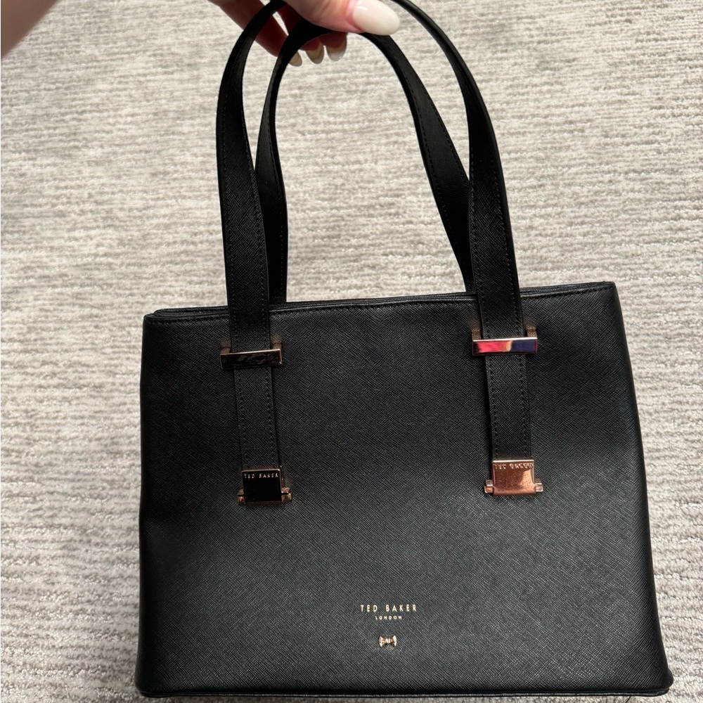 Ted Baker Black Tote Bag with Structured Design and Leather Finish